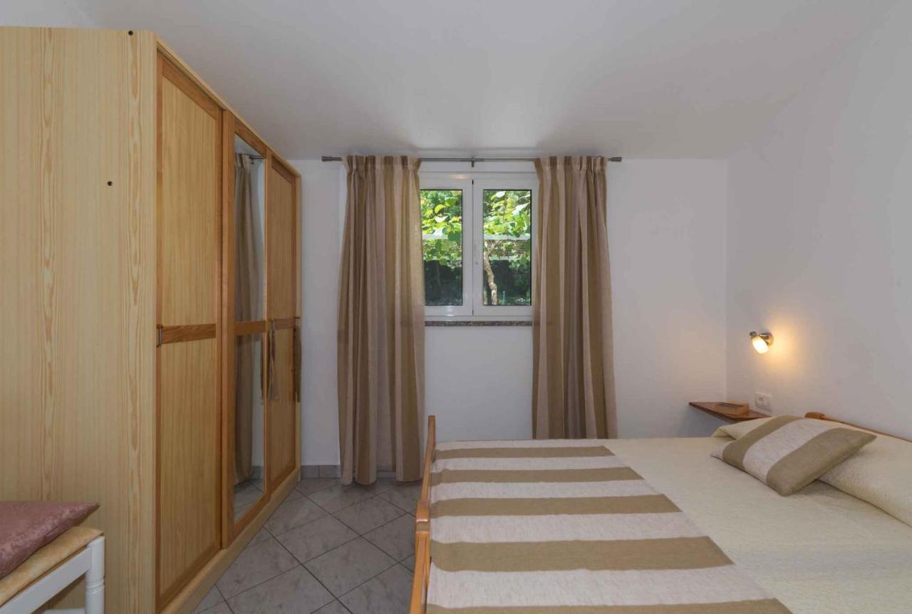 Apartments In Ravni/Istrien 30383 Екстериор снимка