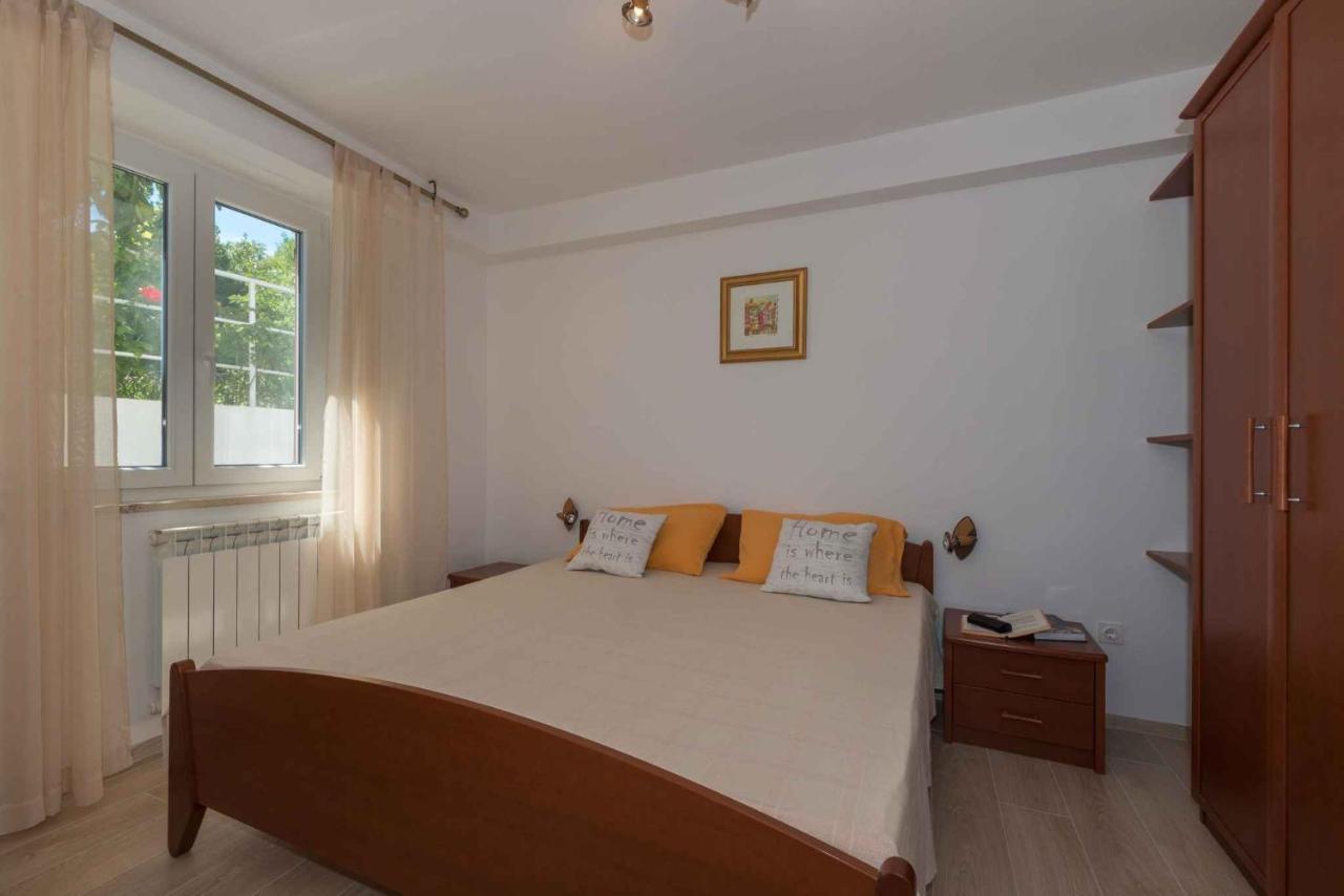 Apartments In Ravni/Istrien 30383 Екстериор снимка